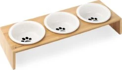 Navaris Verhoogde Voerbakset Met Standaard - 3 Keramische Voerbakken Met Bamboe Houder - Voer- En Drinkbak Voor Katten En Honden - Vaatwasserbestendig